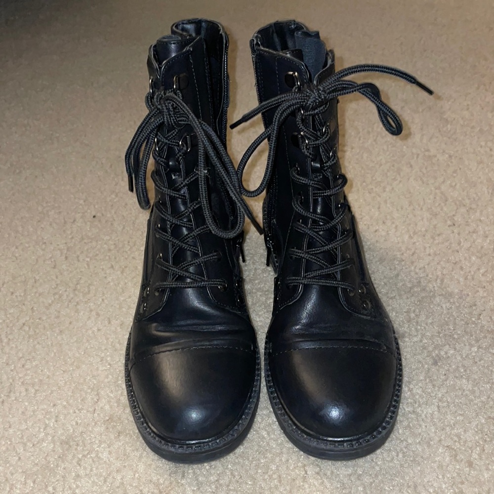 GBG guess womens size 7 black combat boots